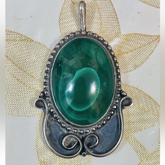 VTG Native American NavajoSouthwest Sterling SilverMalachite Pendant 19 G
